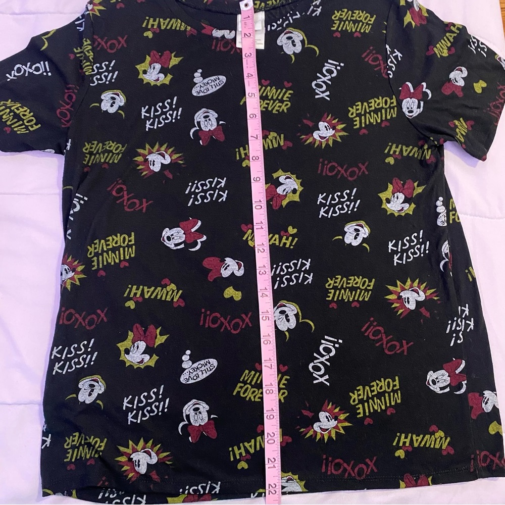 mickey & minnie t-shirt NWOT valentines day xoxo comic book style design Disney - Picture 5 of 5